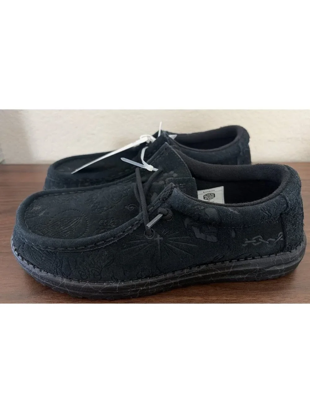 Hey Dude X Jelly Roll Wally Size 6 New Beautifully Broken